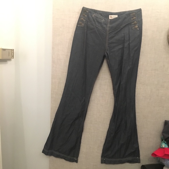 BCBGeneration Size Button Bootcut Jeans Size 30 - Picture 1 of 7